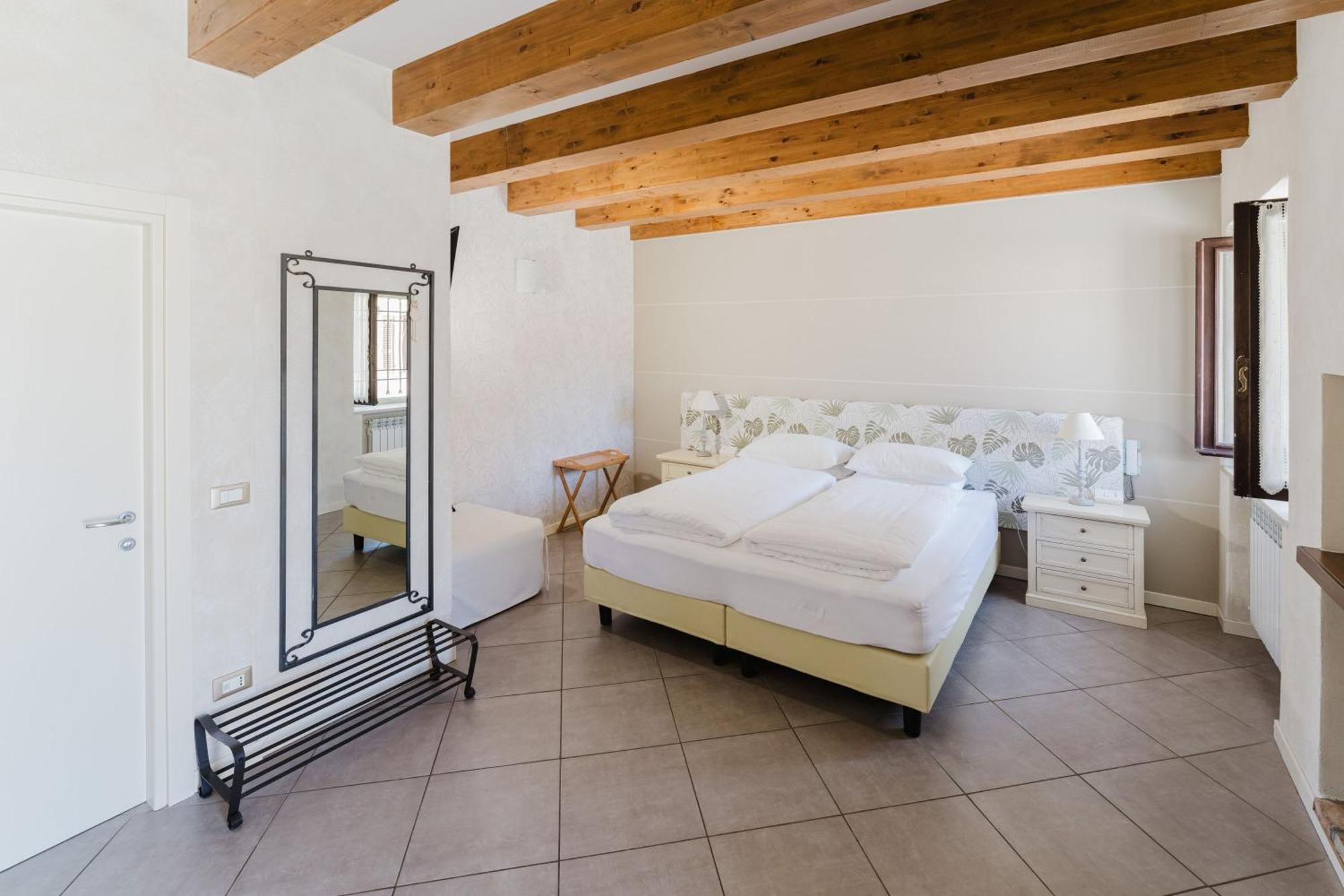 Il Nido Dei Gufi Bed And Breakfast Toscolano Maderno Exterior photo